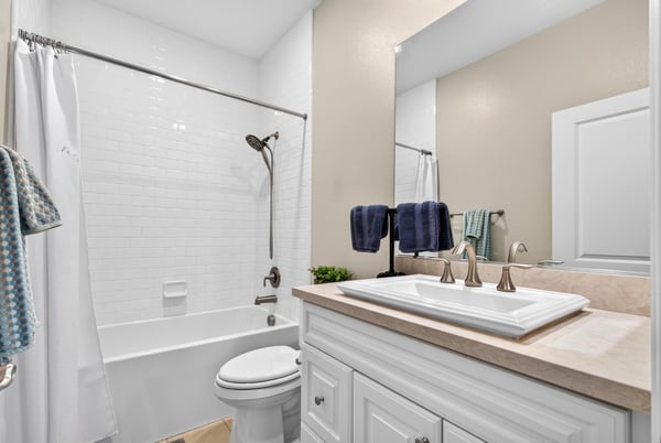 2077 Del Rincon Place, Escondido, CA