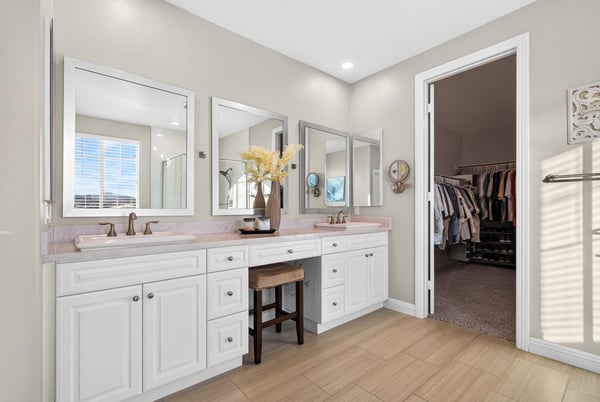 2077 Del Rincon Place, Escondido, CA