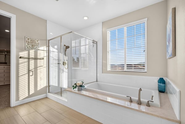 2077 Del Rincon Place, Escondido, CA