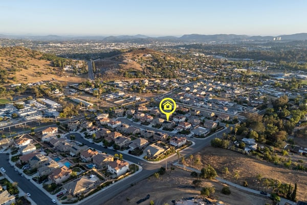 2077 Del Rincon Place, Escondido, CA