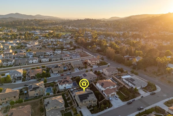 2077 Del Rincon Place, Escondido, CA