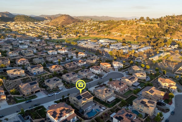 2077 Del Rincon Place, Escondido, CA