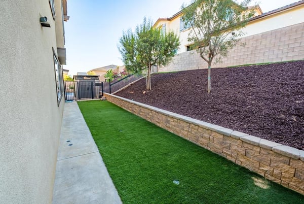 2077 Del Rincon Place, Escondido, CA