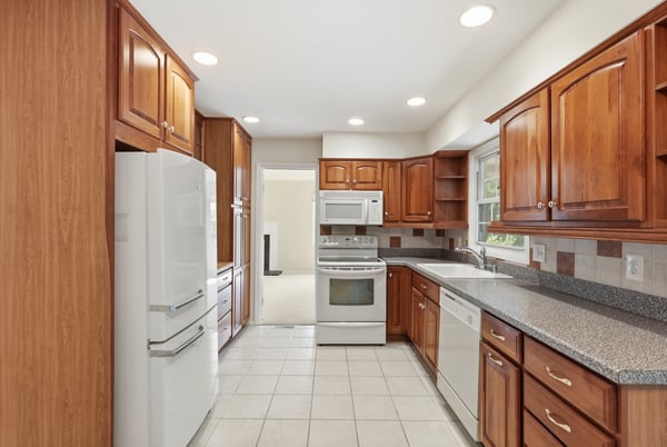 12830 MOUNT ROYAL LN, Fairfax, VA