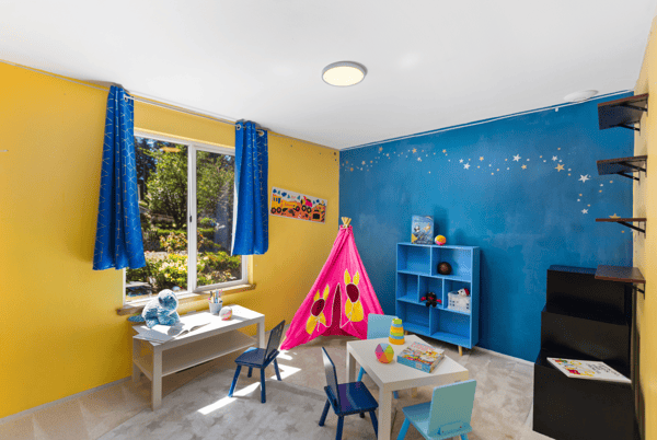 8618 NE 143rd Street, Kirkland, WA