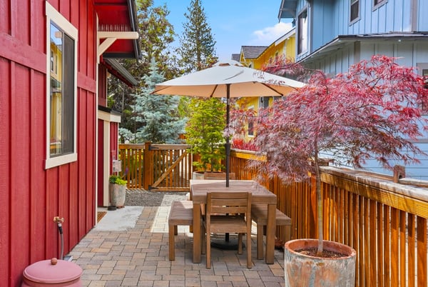 233 W Heising Dr, Sisters, OR