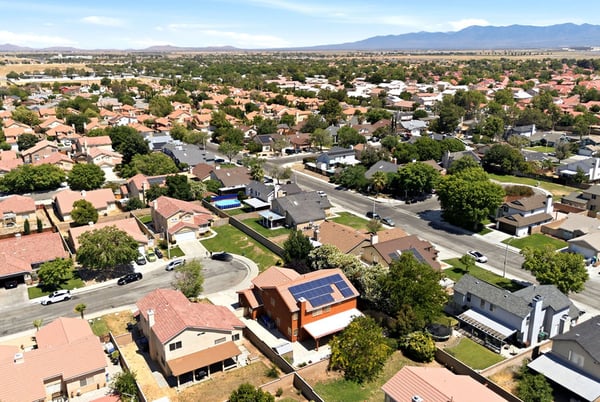 Welcome to this vibrant neighborhood, offering diverse homes and convenient access to local amenities and scenic views.