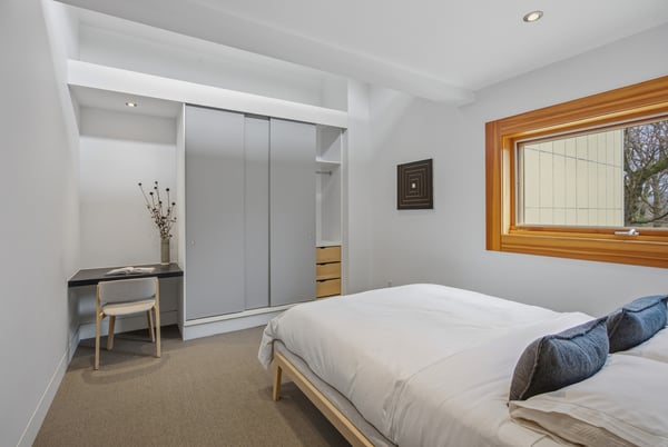 421 The Kingsway, Toronto, ON