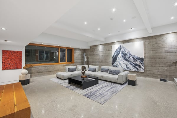 421 The Kingsway, Toronto, ON