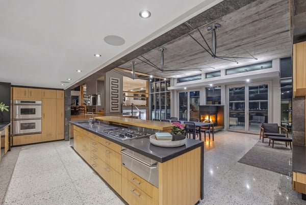 421 The Kingsway, Toronto, ON