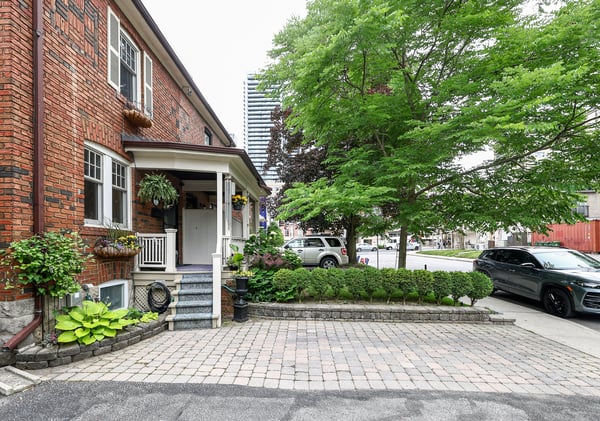 17 Elvina Gardens, Toronto, ON