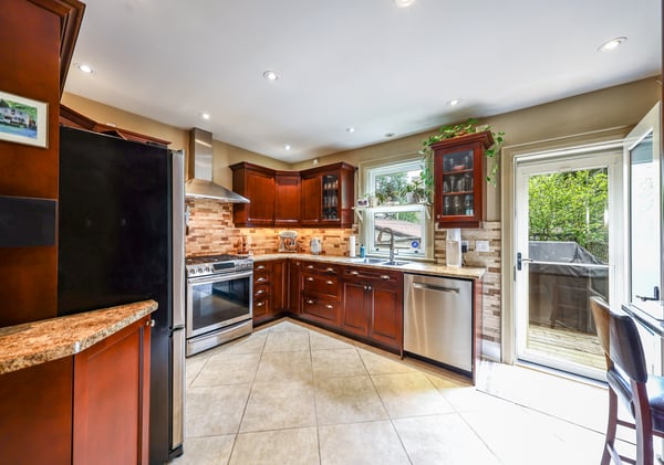 17 Elvina Gardens, Toronto, ON