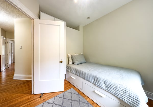 17 Elvina Gardens, Toronto, ON
