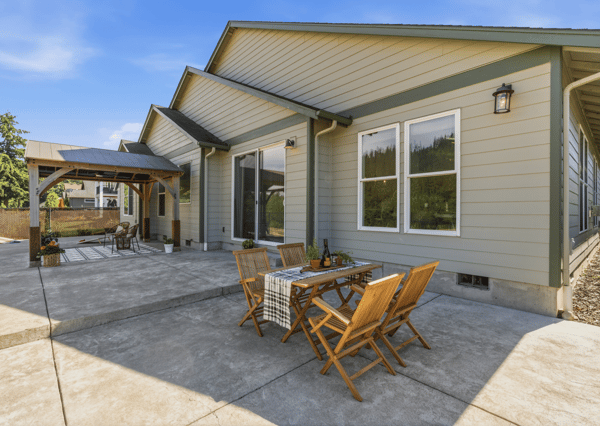 2301 Robbins Way, Lebanon, OR