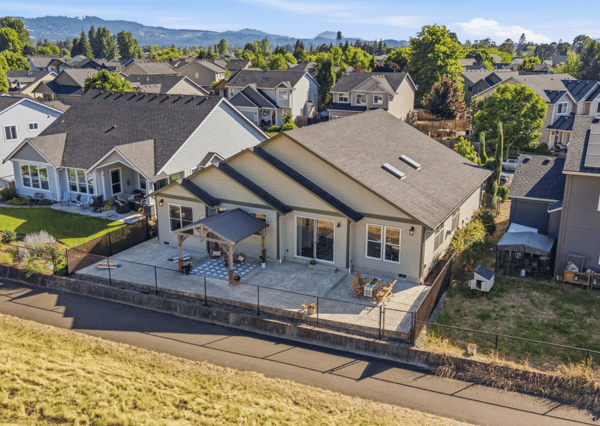 2301 Robbins Way, Lebanon, OR