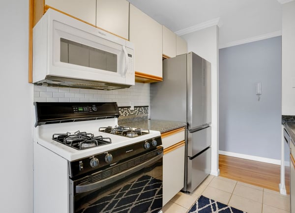 272 Regency Park Dr, Agawam, MA
