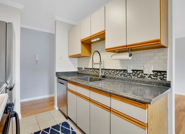 272 Regency Park Dr, Agawam, MA