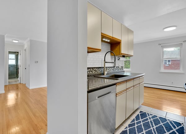 272 Regency Park Dr, Agawam, MA