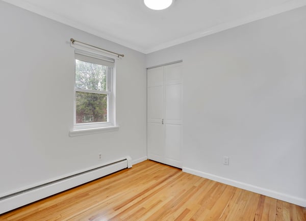 272 Regency Park Dr, Agawam, MA