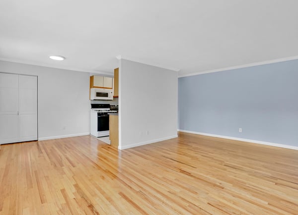 272 Regency Park Dr, Agawam, MA