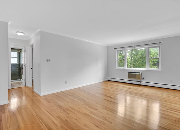 272 Regency Park Dr, Agawam, MA