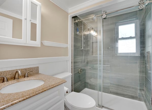 272 Regency Park Dr, Agawam, MA