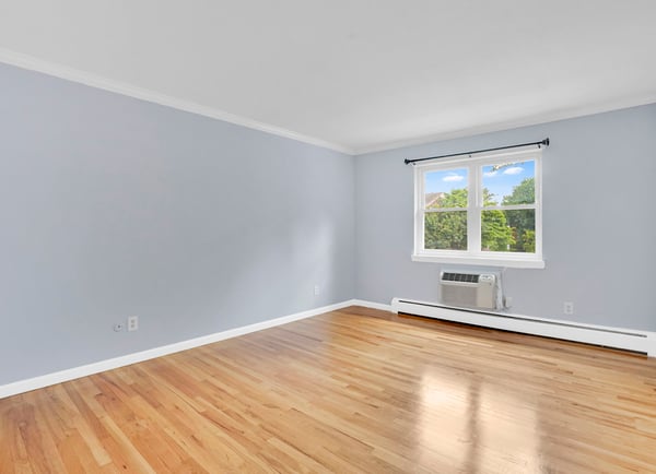 272 Regency Park Dr, Agawam, MA