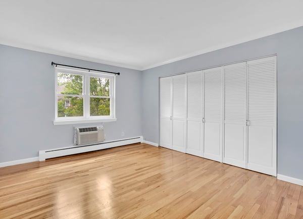 272 Regency Park Dr, Agawam, MA