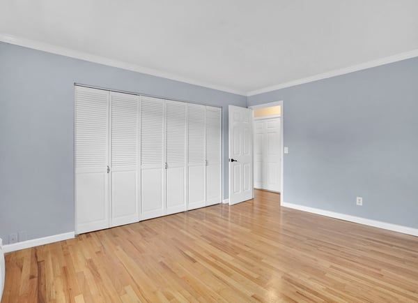 272 Regency Park Dr, Agawam, MA