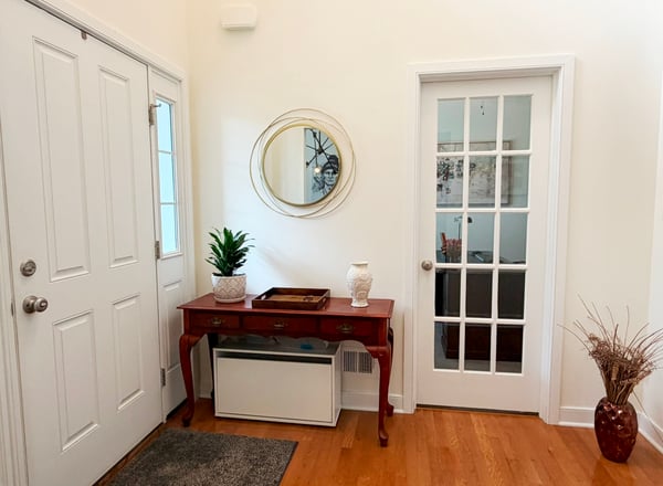 Foyer w/ Hardwood Flooring