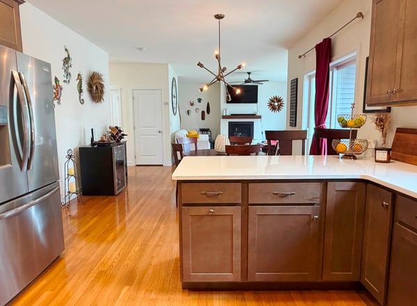 Open Floor Plan w/ Hardwood Flooring