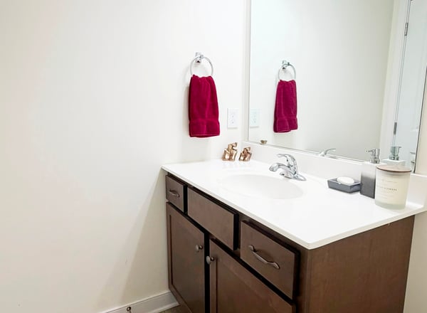Full Bath Single Floor Sink/Vanity
