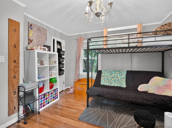 2209 Hillside Ave., West Des Moines, IA