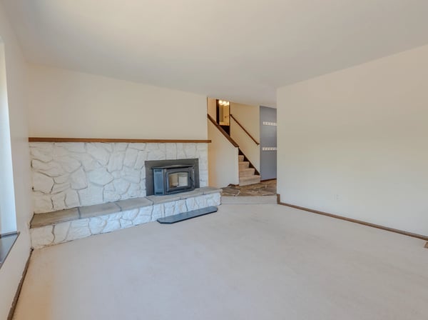 Living Rm w/Fireplace Insert