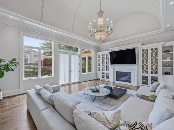 129 Arnold Avenue, Thornhill, ON