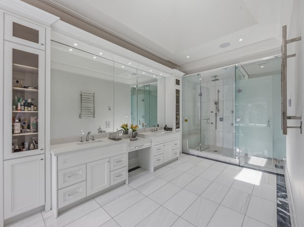 129 Arnold Avenue, Thornhill, ON