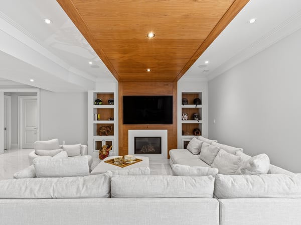 129 Arnold Avenue, Thornhill, ON