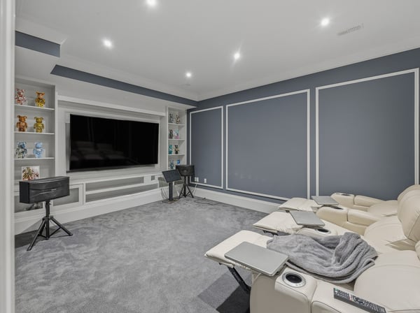 129 Arnold Avenue, Thornhill, ON