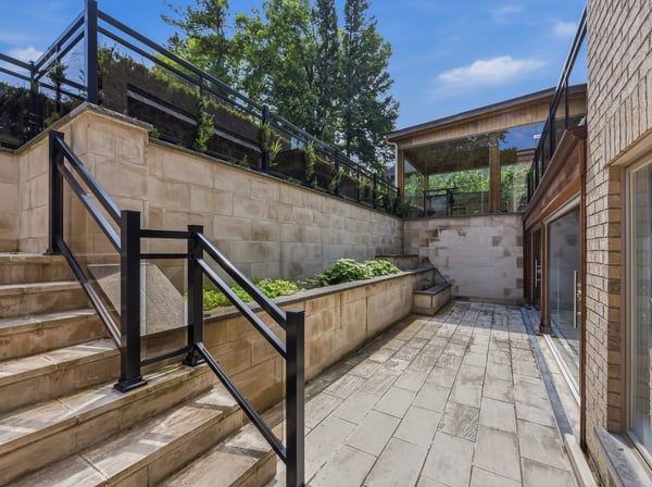 129 Arnold Avenue, Thornhill, ON