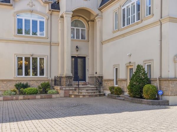 5 Montano Court, Richmond Hill, ON