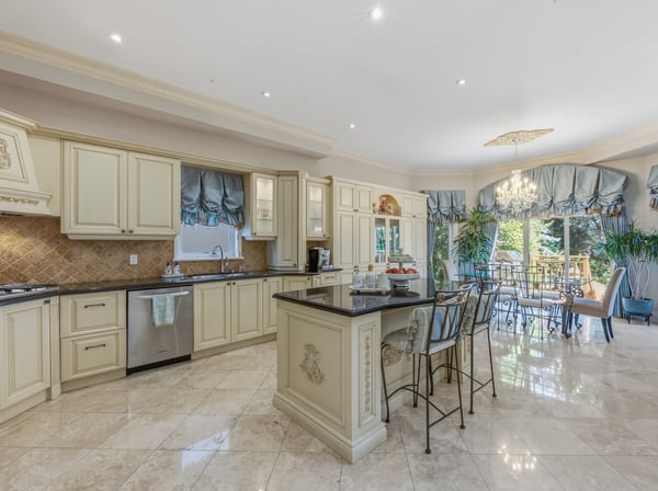 5 Montano Court, Richmond Hill, ON