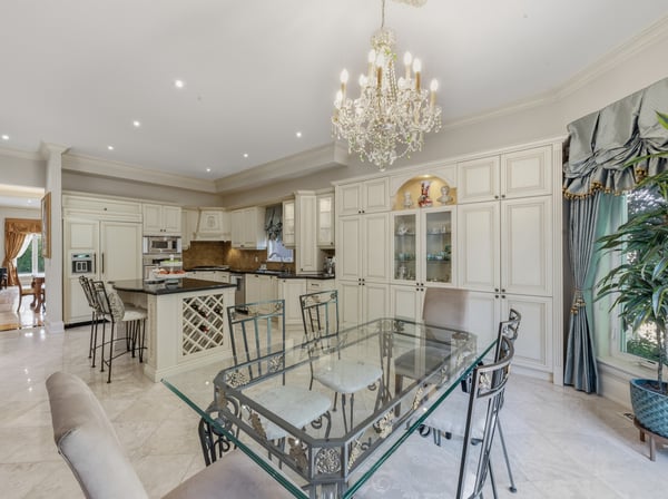 5 Montano Court, Richmond Hill, ON