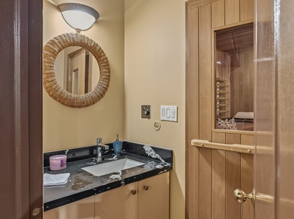 5 Montano Court, Richmond Hill, ON