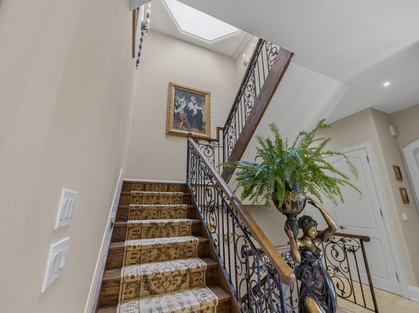 5 Montano Court, Richmond Hill, ON