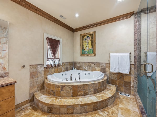 5 Montano Court, Richmond Hill, ON