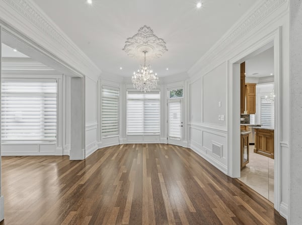 2706 Bayview Avenue, Toronto, ON