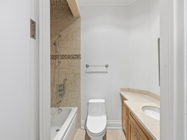 2706 Bayview Avenue, Toronto, ON