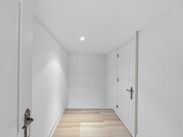 2706 Bayview Avenue, Toronto, ON
