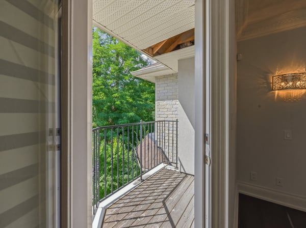 2706 Bayview Avenue, Toronto, ON