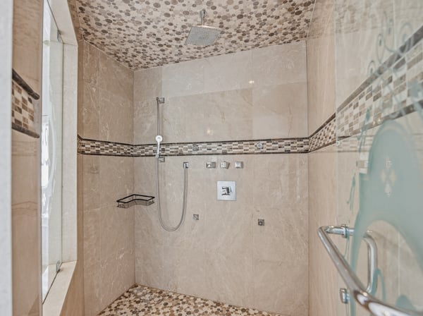 2706 Bayview Avenue, Toronto, ON